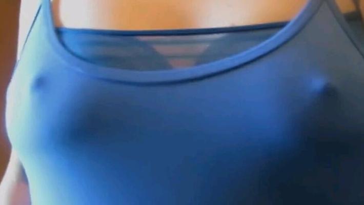 ELENA pezones azules