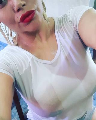 Hot Youtuber Laura Zeballo
