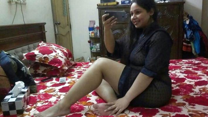 Desi Chubby Delhi Girl Show nackt