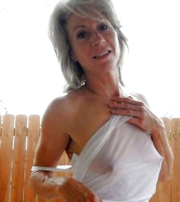 Sexy, elegante, reife Ehefrauen