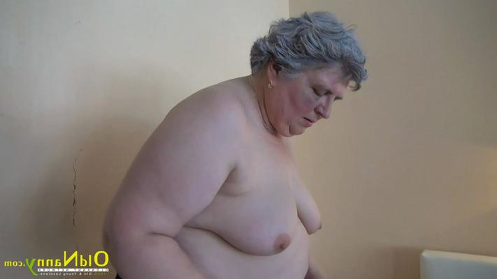 Old fatty Luise play with toy - 14 Pics
