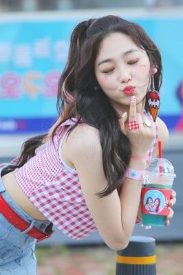 gugudan mina