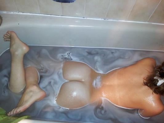 Bonne Chienne Francaise Brune - french bitch exposed pig
