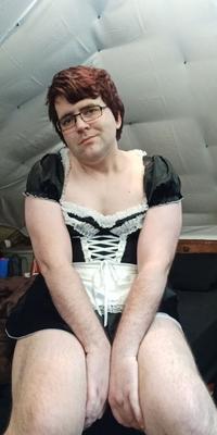 Sally Cumslut wants to lick cum