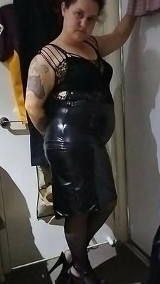 Pleasing in her Pleaser's