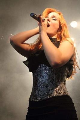 Simone Simons