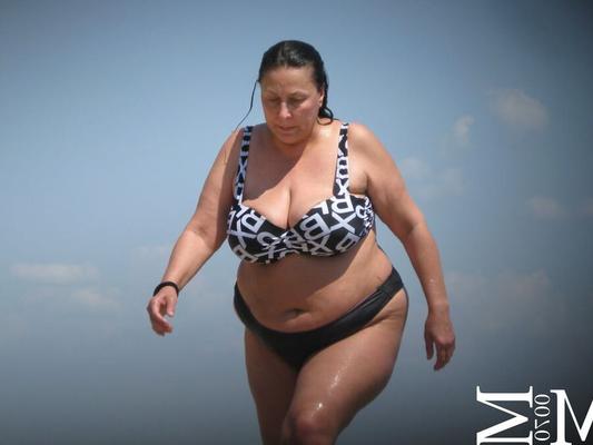 BIg Tits, Huge Tits, Macromastia (From The Beach)