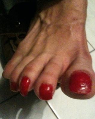 Asian ts feet in airport