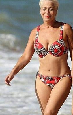Mature ladies in bikinis