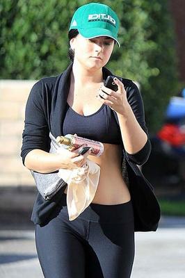 JoJo Levesque Boob Slip
