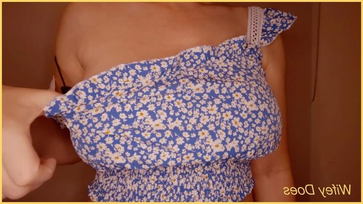Hot MILF licks her own nipples - 10 Pics