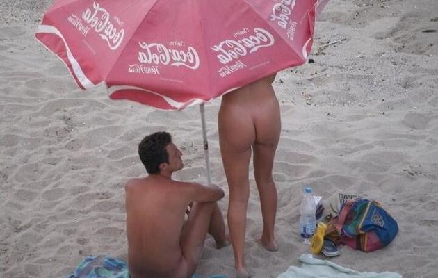 Top-FKK-Paar am FKK-Strand