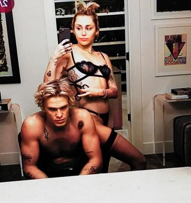 Miley Cyrus in Dessous
