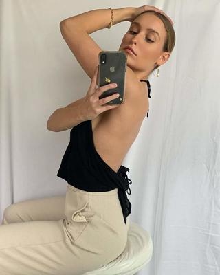 Rückenfreie Selfies