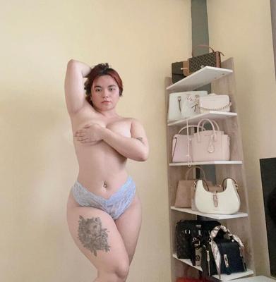 Ara Belle nude