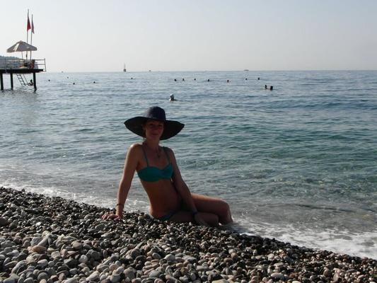 Na praia de Alania, Turquia