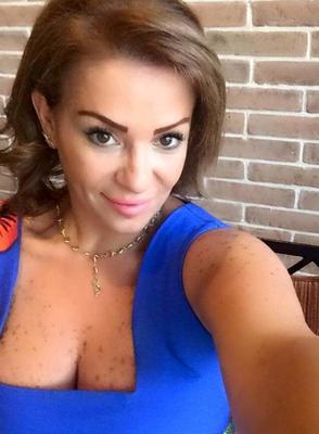 arab syrian mom