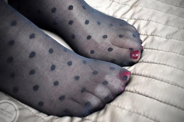 Black dotted pantyhose