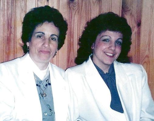 DANIELLA PUTA E MÃE DE FAMÍLIA