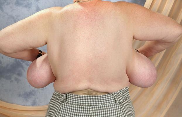 Pro-boobs Rear Boobs