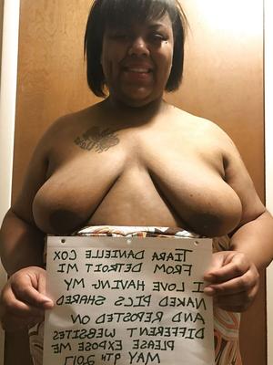 私はFacebookのホー・ティアラ・ダニエル・コックス、ミシガン州デトロイト出身です。
