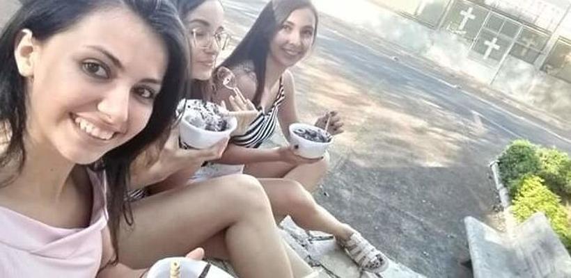 Larii putinha merece ser fudida(como e onde)