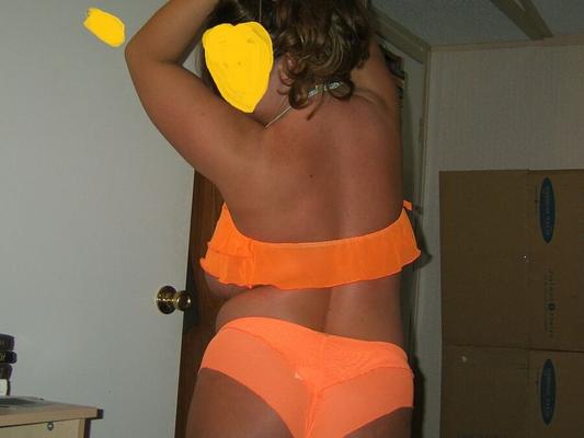 Cellulite saggy tits belly mommy tummy stretch marks hairy
