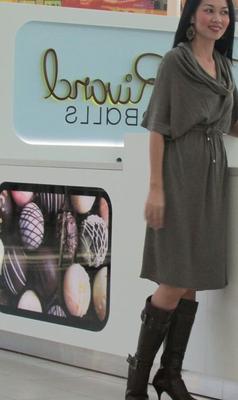 Milfs &amp; Gilfs wearing Boots no.