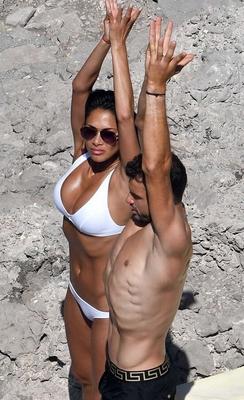 nicola scherzinger nipples