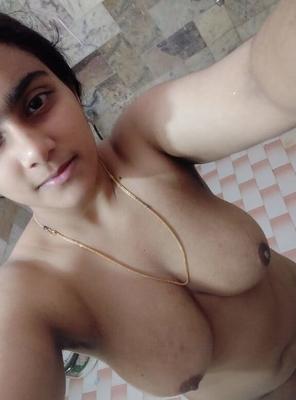 Desi Indian young bhabhi Boobs