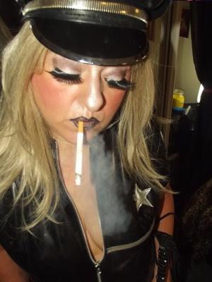 MAITRESSE FUMÉE PT 22