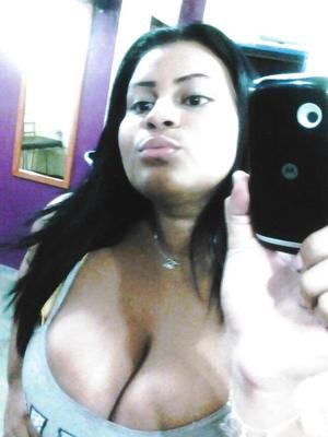 Gordita, tetona y embarazada