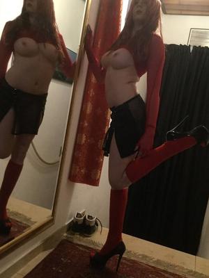 Sexy Amateur Babe Loves to Dress Up
