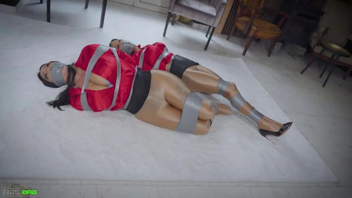 Charlie & Rara - Battling Secretaries ( GagAttack.NL ) - 34 Pics