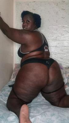 BBW with big ass and feet