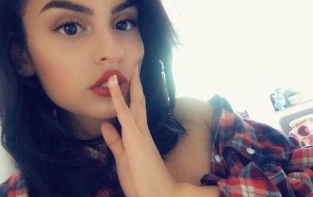 Nadia zeigt mir ihre... folgt der huebschen fycyscycy