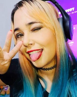 Laura (kel react)