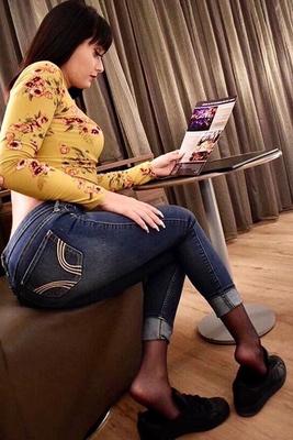 sexy european babe in tights pantyhose nylon legs feet