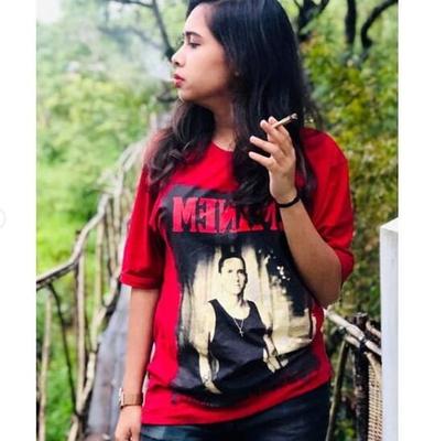 Smoking HOT Desi Indian girl
