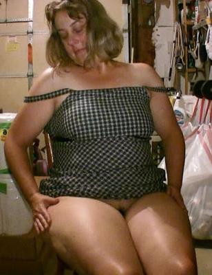 Courbée Amateur MILF Maman Chaude Chubby Horny BBW Blonde Gros Seins