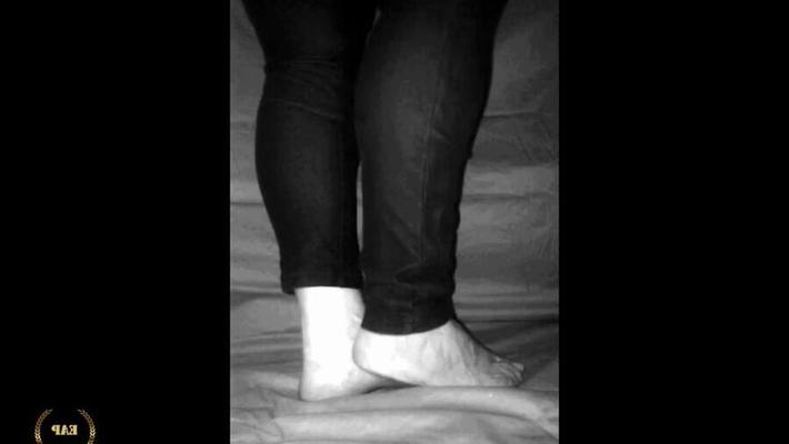 My massive bubble butt and pretty feet