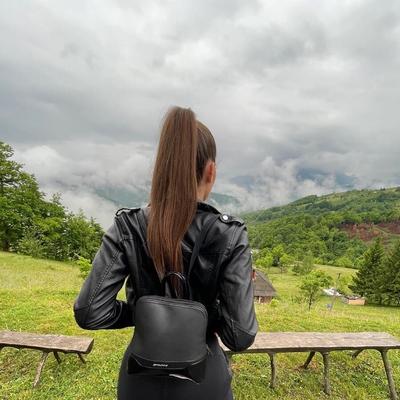 Perfect view and perfect ass and shaved pussy flashing