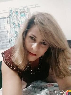 MILF Lea