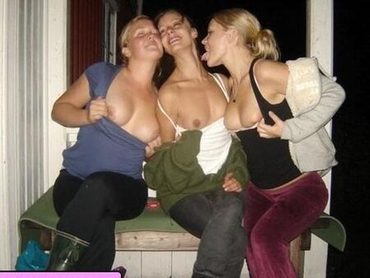 nudistas en relajación