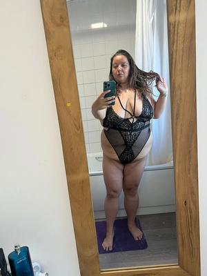 Na roupa preta sexy