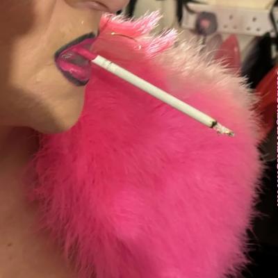 20 Pics HOOKER BARBIE -SHIRLEY