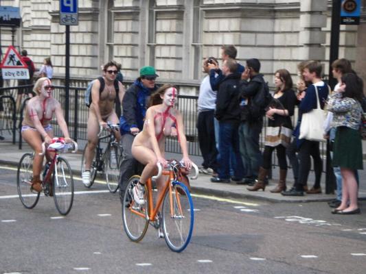 WNBR ネイキッド バイク ライド ロンドン