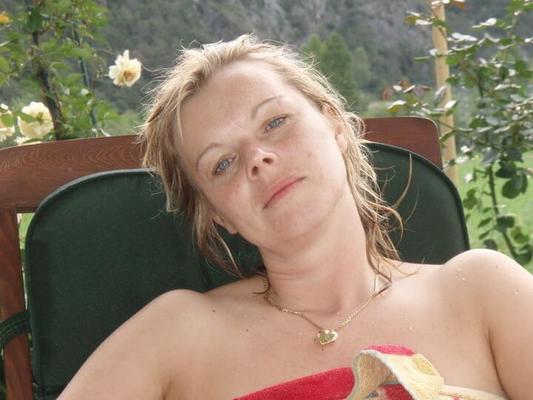 Veronique, blonde milf from Belgium