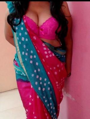 ME IN SAREE - 7 Pics