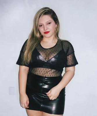 Gordinha branca peituda